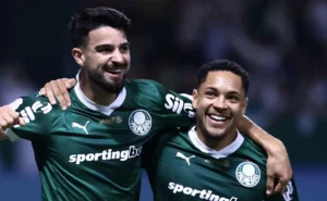 Palmeiras busca atacante para substituir Flaco e Vitor Roque e faz investida no mercado.