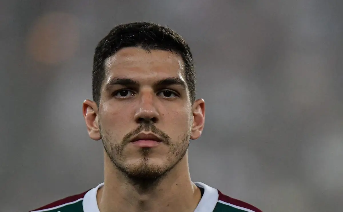 Palmeiras confirma acerto e avança para assinar com o zagueiro Nino