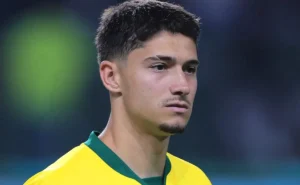 Palmeiras define futuro de Emiliano Martínez e impede negociação por volante Palmeiras define futuro de Emiliano Martínez e impede negociação por volante