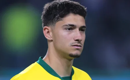 Palmeiras define futuro de Emiliano Martínez e impede negociação por volante Palmeiras define futuro de Emiliano Martínez e impede negociação por volante