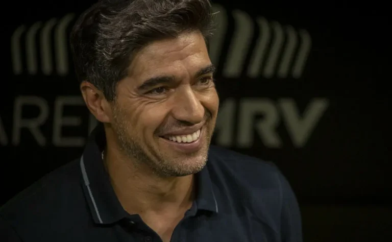 Palmeiras entra na briga pelo zagueiro Vitão, do Internacional, com aval de Abel Ferreira Palmeiras entra na briga pelo zagueiro Vitão, do Internacional, com aval de Abel Ferreira