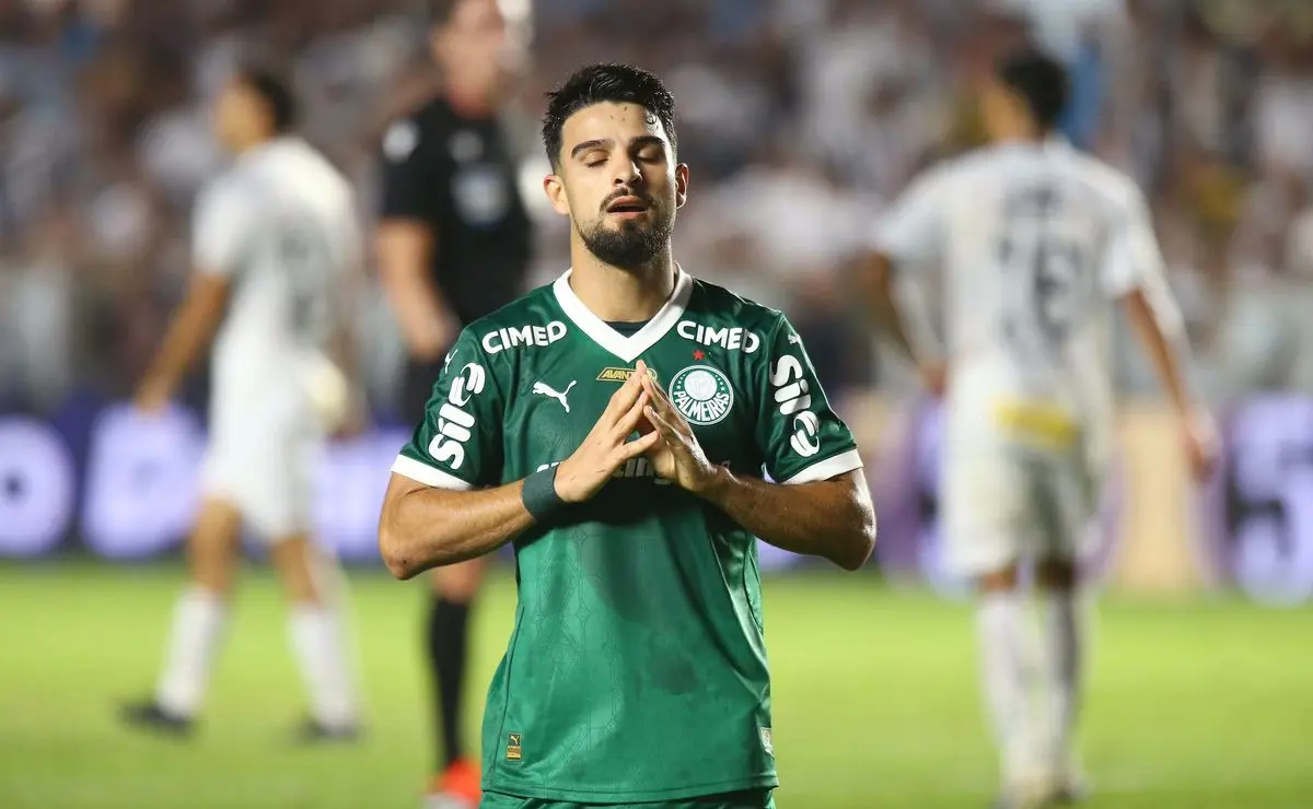 Palmeiras estipula valor elevado, recebe ofertas da Itália e decide futuro de Flaco López