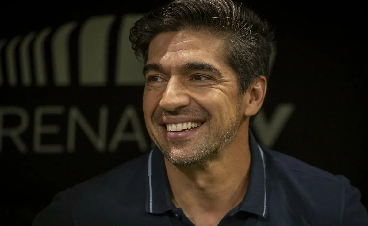 Palmeiras mira cinco reforços e prioriza ataque para 2026