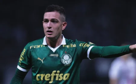 Palmeiras traça plano para substituir Aníbal Moreno após acerto.