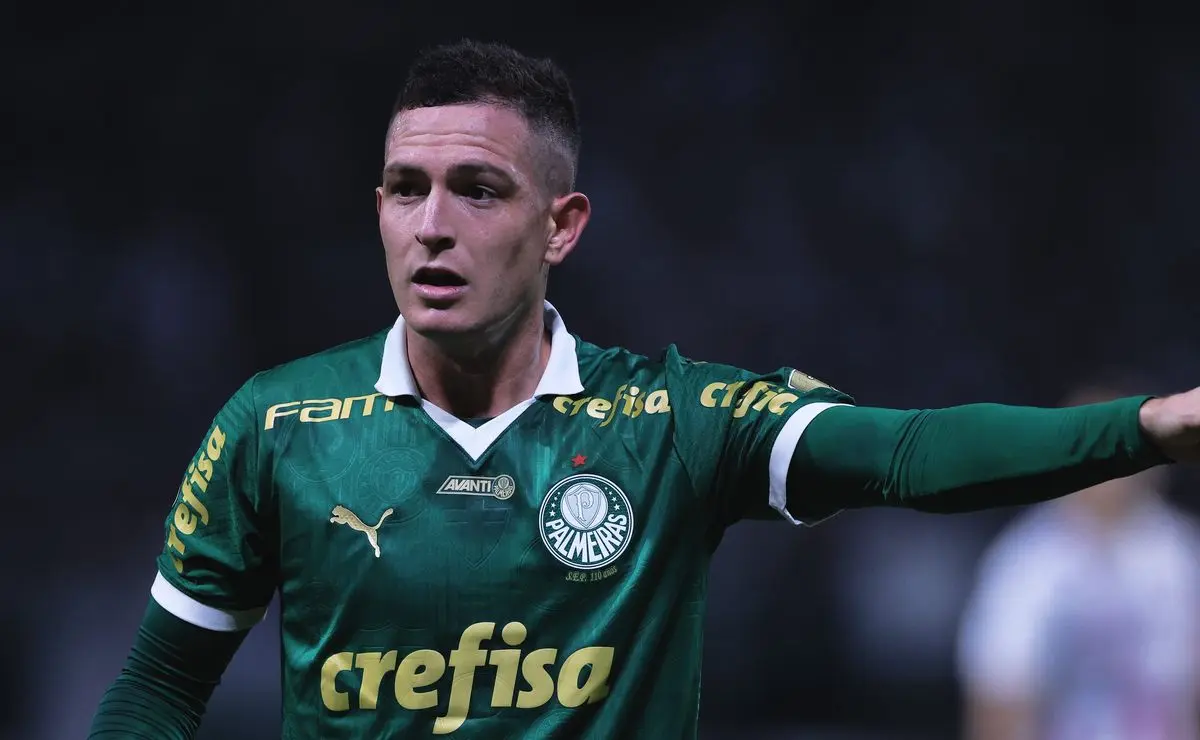 Palmeiras traça plano para substituir Aníbal Moreno após acerto.