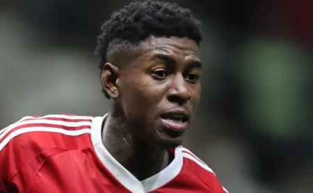 Palmeiras vê Tuta recusar proposta e tem frustração antes de avançar por Vitão e Nino