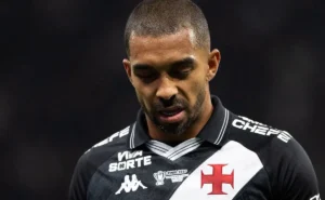 Paulo Henrique se desculpa com a torcida, revela abalo no vestiário do Vasco e detalha o futuro