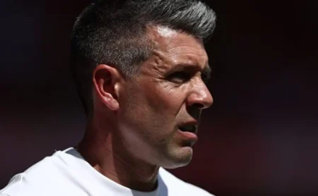 Paulo Pezzolano assume o comando do Internacional para reestruturar o clube