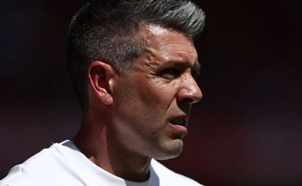 Paulo Pezzolano assume o comando do Internacional para reestruturar o clube