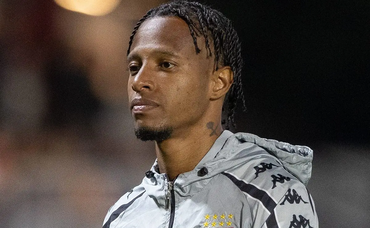 Pedrinho planeja reformulação no elenco e Tchê Tchê pode deixar o Vasco em 2026