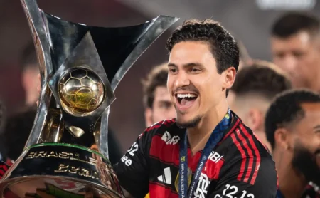 Pedro Retorna ao Flamengo e Revelações dos Bastidores Energizam Filipe Luís para Disputa Intercontinental