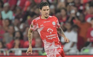 Pedro brilha em Jogo das Estrelas com golaço de bicicleta e passe de Maestro Júnior