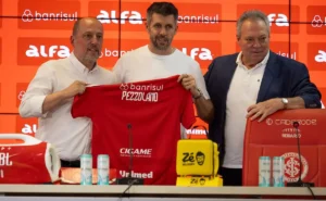 Pezzolano: desempenho no Cruzeiro supera o de técnicos anteriores no Internacional