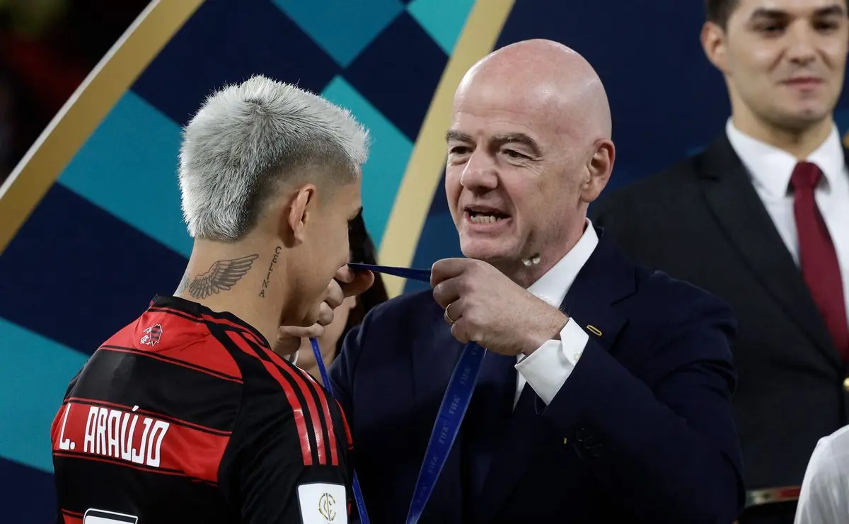 Presidente da Fifa elogia Flamengo no Catar e clube reforça laços