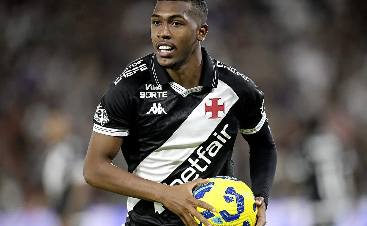 Rayan define futuro e escolhe clube para jogar em caso de saída do Vasco.