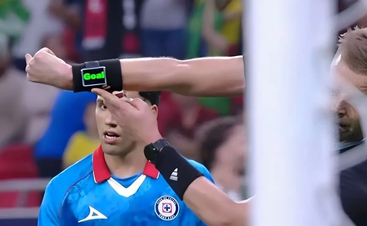 Relógio inteligente de árbitro chama atenção em título do Flamengo no Intercontinental; entenda