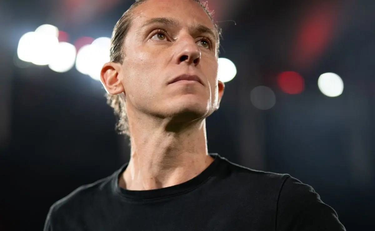 Renovação de Filipe Luís estagna e Flamengo avalia alternativas para 2026