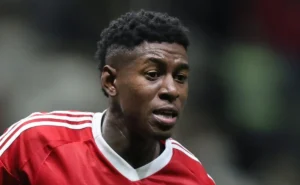 Reviravolta no caso Vitão: transferência para o Flamengo em risco, revela Venê Casagrande