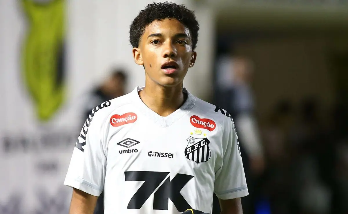 Robinho Jr., cobiçado por clubes europeus, viaja à Itália para acompanhar partida da Inter de Milão Robinho Jr., cobiçado por clubes europeus, viaja à Itália para acompanhar partida da Inter de Milão