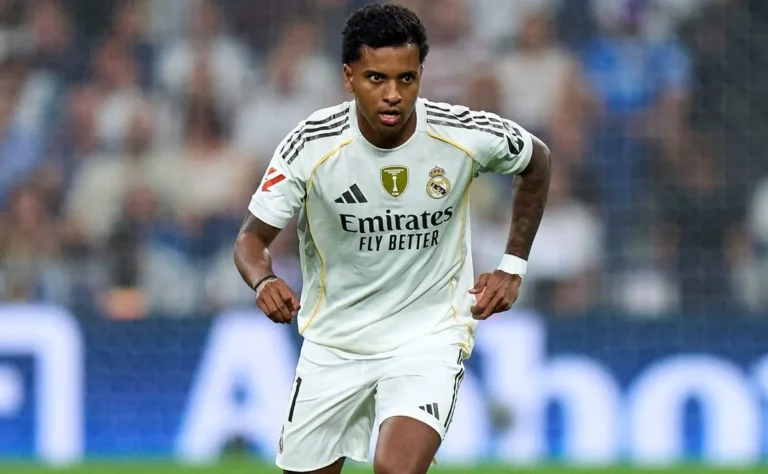 Rodrygo comenta sobre renovação de Neymar e define missão: “Temos uma missão” Rodrygo comenta sobre renovação de Neymar e define missão: “Temos uma missão”