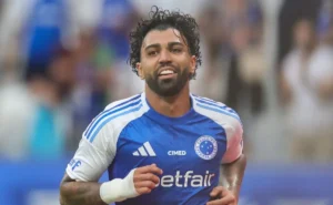 Santos: Reforços em foco, com prioridade para Gabigol, volante e ponta-esquerda Santos: Reforços em foco, com prioridade para Gabigol, volante e ponta-esquerda