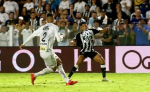 Santos acerta com Rony e espera liberação do Atlético-MG para anúncio