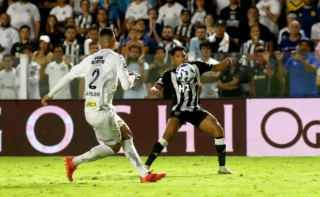 Santos acerta com Rony e espera liberação do Atlético-MG para anúncio