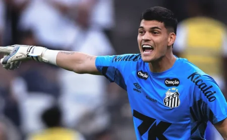Santos em Alerta: Flamengo Mantém Olho em Gabriel Brazão
