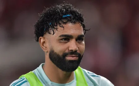 Santos foca em reforços pontuais e sonha com retorno de Gabigol; centroavante espera projeto atraente