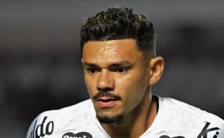 Santos planeja reformulação e oferece Tiquinho Soares, Thaciano, Morelos e outros para negociação