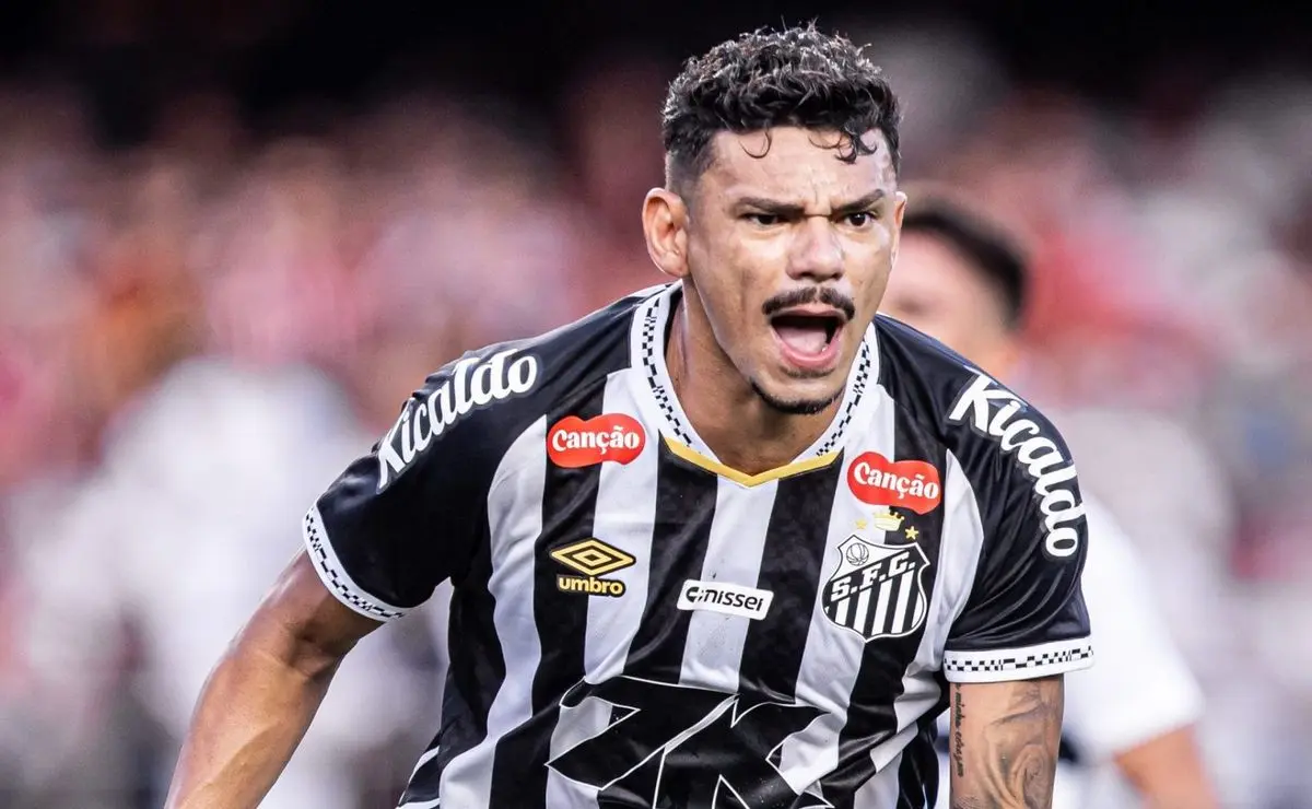 Santos pode ter alívio de R$ 3,5 milhões com a venda de Tiquinho, Mayke e Thaciano