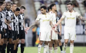 São Paulo aguarda aval do Flamengo para avançar em negociação silenciosa por Allan São Paulo aguarda aval do Flamengo para avançar em negociação silenciosa por Allan