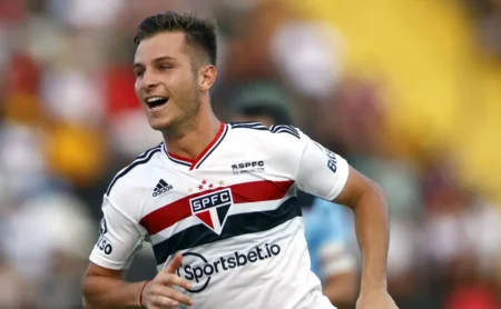 São Paulo avança em negociação com River Plate e cede maior percentual de Galoppo em troca audaciosa.