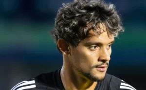 São Paulo consulta Atlético-MG e tenta superar Fluminense na busca por Gustavo Scarpa