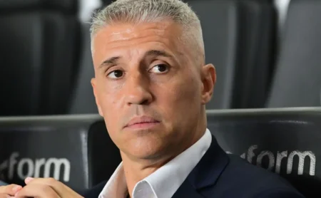 São Paulo decide não priorizar reforço na lateral esquerda e Crespo avalia elenco.