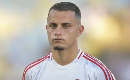 São Paulo e Athletico-PR disputam a contratação do volante Bruno Gomes, do Internacional São Paulo e Athletico-PR disputam a contratação do volante Bruno Gomes, do Internacional