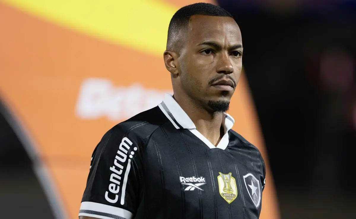 Staff de Marlon Freitas confirma negociação e escolha entre Botafogo e São Paulo: “Vamos renovar” Staff de Marlon Freitas confirma negociação e escolha entre Botafogo e São Paulo: “Vamos renovar”