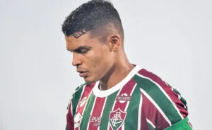 Thiago Silva se despede do elenco após eliminação e encaminha saída do Fluminense Thiago Silva se despede do elenco após eliminação e encaminha saída do Fluminense