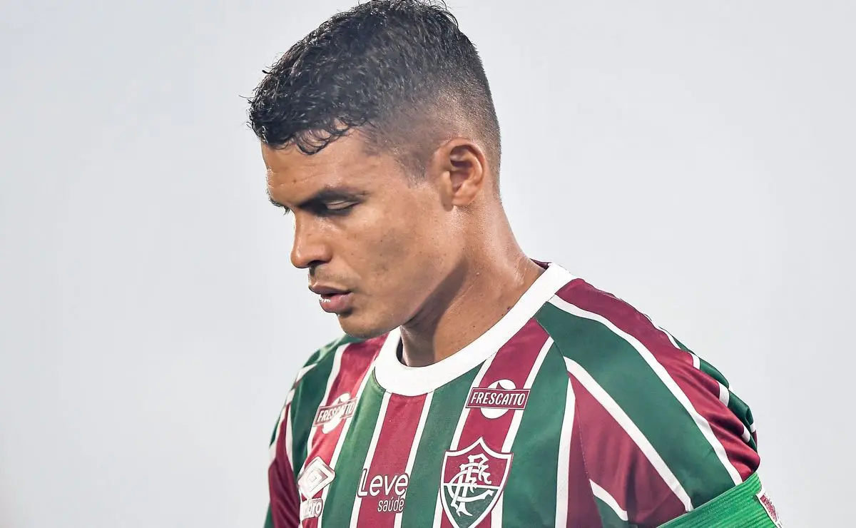 Thiago Silva se despede do elenco após eliminação e encaminha saída do Fluminense