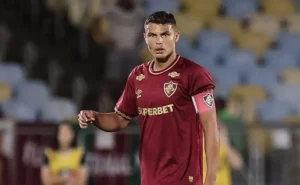 Thiago Silva surpreende o Fluminense com possível despedida e futuro incerto. Thiago Silva surpreende o Fluminense com possível despedida e futuro incerto.