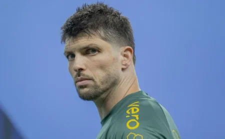 Tiago Volpi critica torcida do Grêmio após derrota contra o Fluminense: "Um dos piores goleiros"