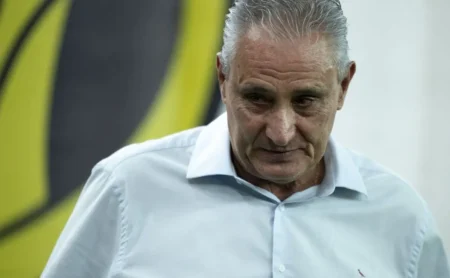 Tite aponta à diretoria do Cruzeiro áreas que necessitam de reforços Tite aponta à diretoria do Cruzeiro áreas que necessitam de reforços