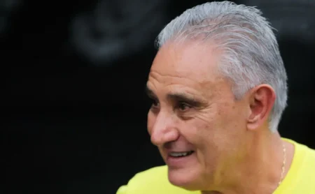 Tite solicita a Pedrinho BH que preserve os jogadores titulares nesta janela de transferências