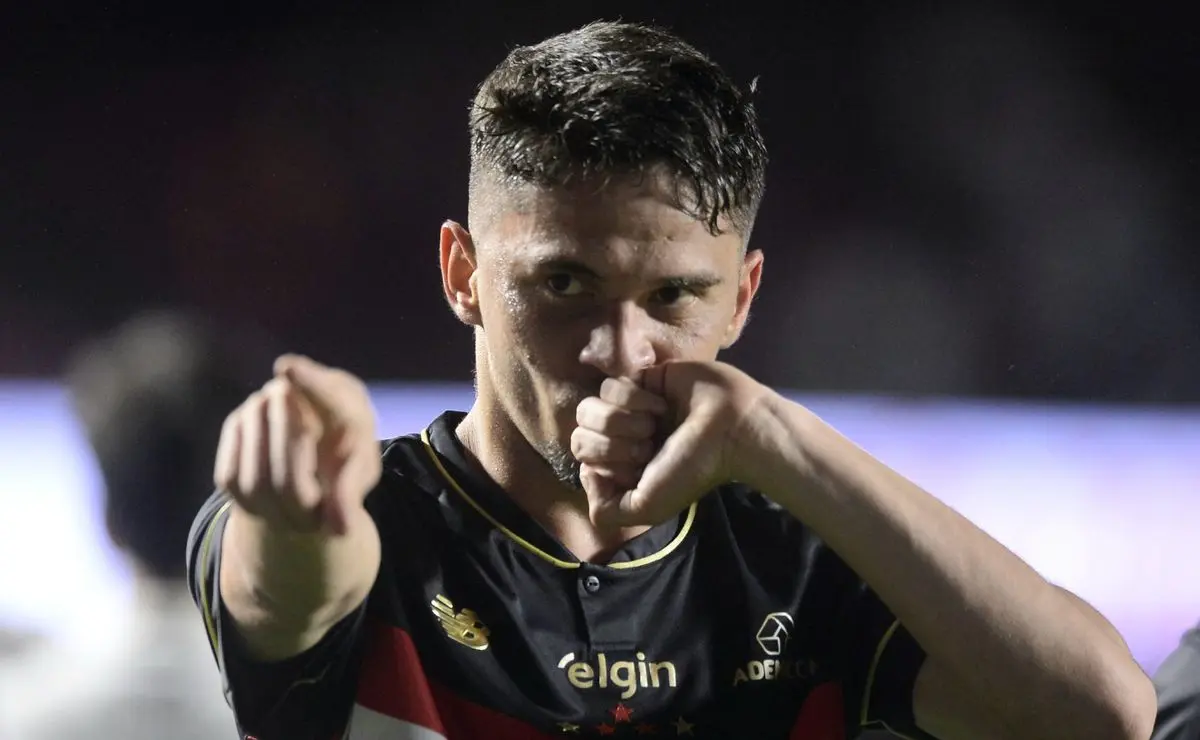 Tite solicita reforços e Cruzeiro disputa Pablo Maia com Botafogo e Internacional