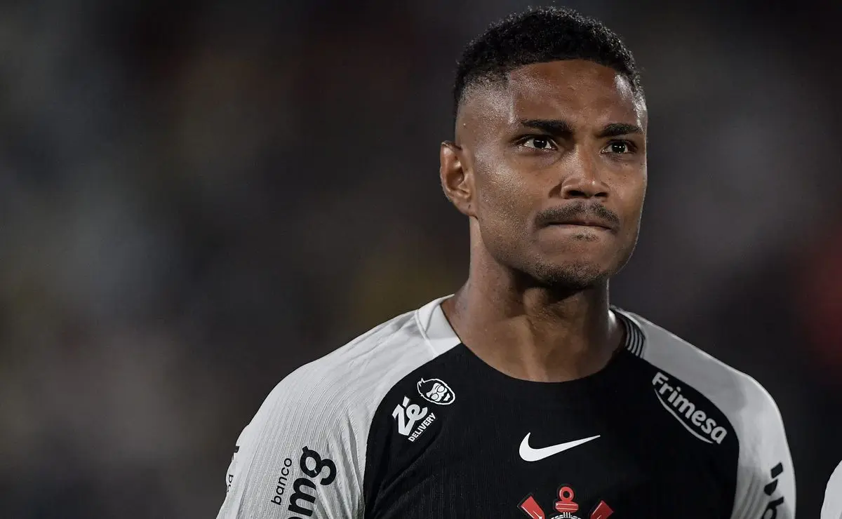 Torcida aprova Vitinho como titular em Vasco x Corinthians: Dorival Júnior tem que considerar Torcida aprova Vitinho como titular em Vasco x Corinthians: "Dorival Júnior tem que considerar"