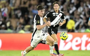 Torcida corintiana exalta Breno Bidon após lance genial contra o Vasco: “Eternizado no Timão”