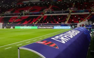 Torcida do Flamengo impulsiona clima no Intercontinental contra o Cruz Azul