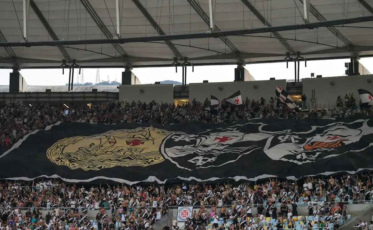 Torcida do Vasco se mobiliza para a final e planeja ‘invasão’ em Itaquera com 40 ônibus