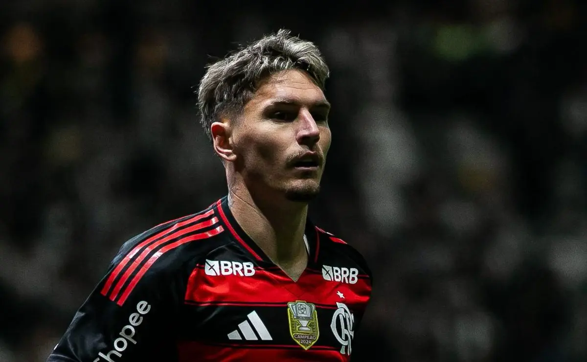 Varela nega que De La Cruz tenha manifestado desejo de deixar o Flamengo ao fim do ano. Varela nega que De La Cruz tenha manifestado desejo de deixar o Flamengo ao fim do ano.