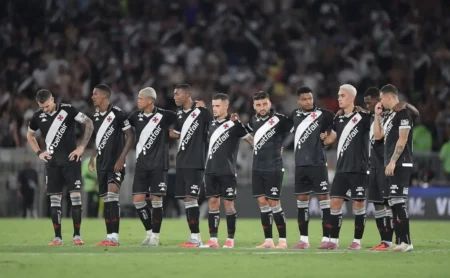 Vasco chega a nova final e busca redenção contra o Corinthians